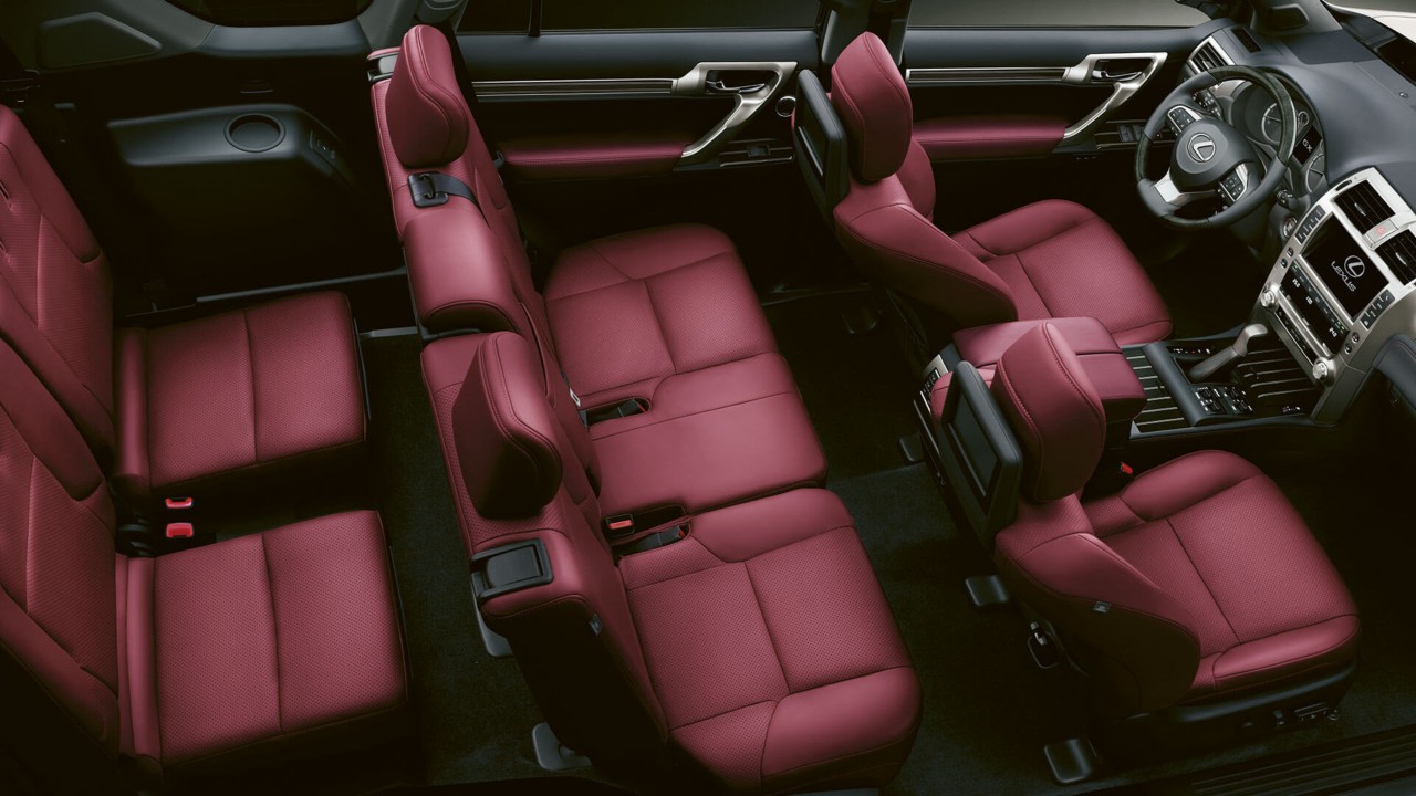 Aerial view of the Lexus GX interior 